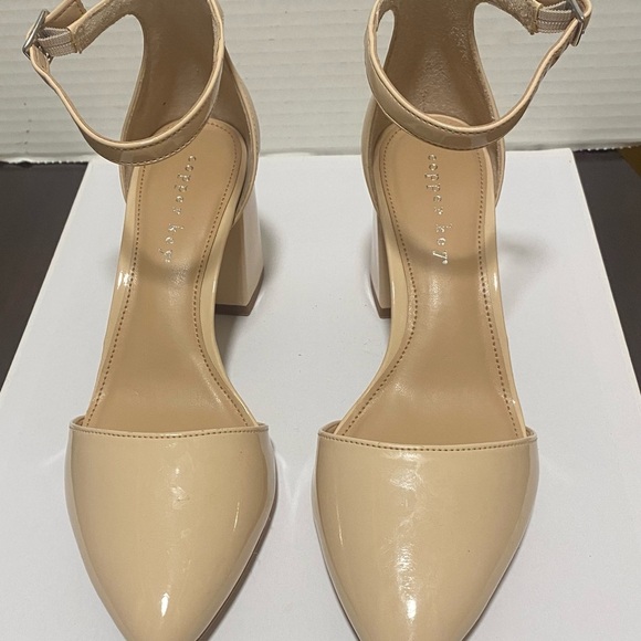 ♦️ Cooper Key Cream/Tan/Beige Ankle‎ Strap SZ 6 - Picture 2 of 5